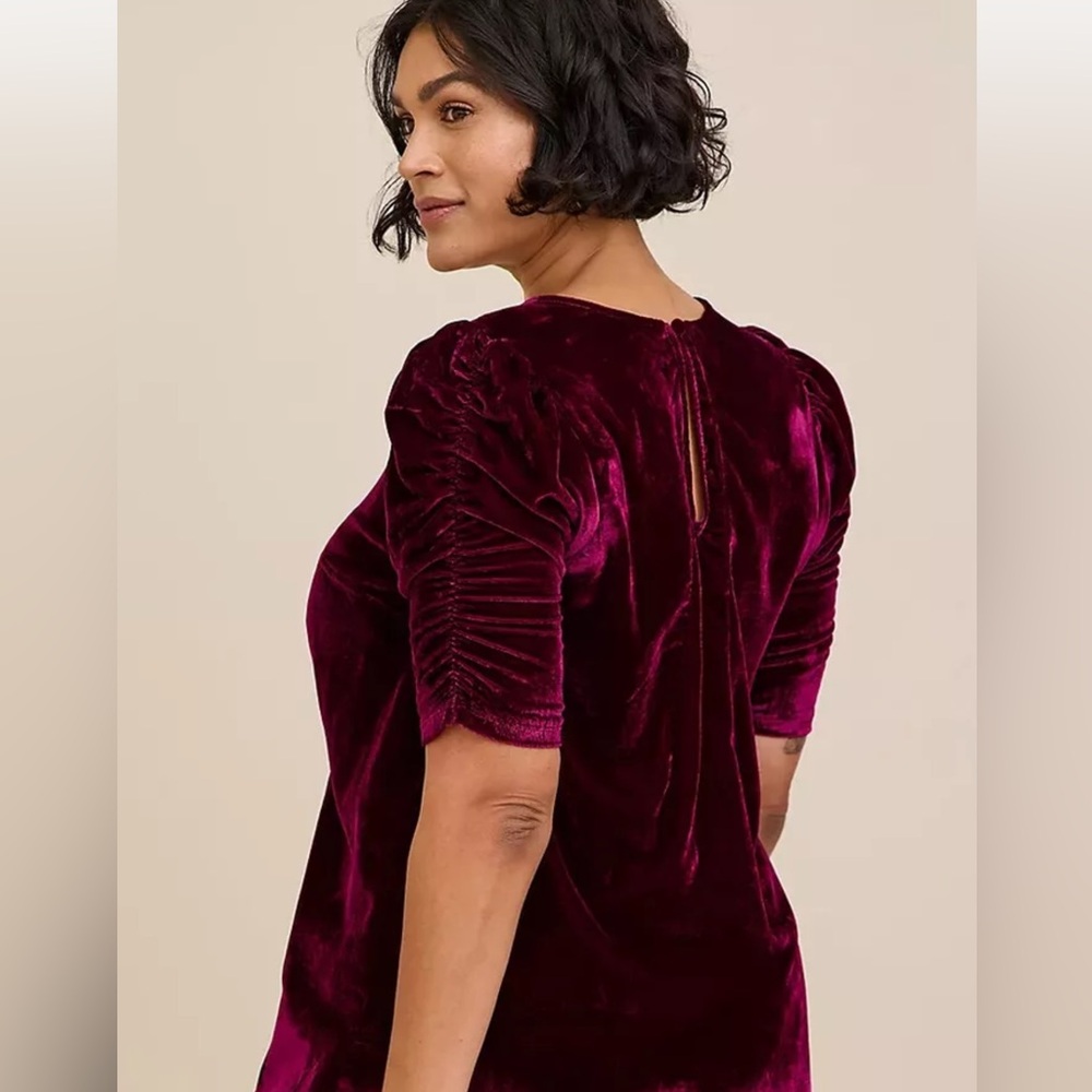 Torrid BurgundyWomen’s Velvet Ruched Sleeve Top Size 2=18/28 or 2X. Holiday